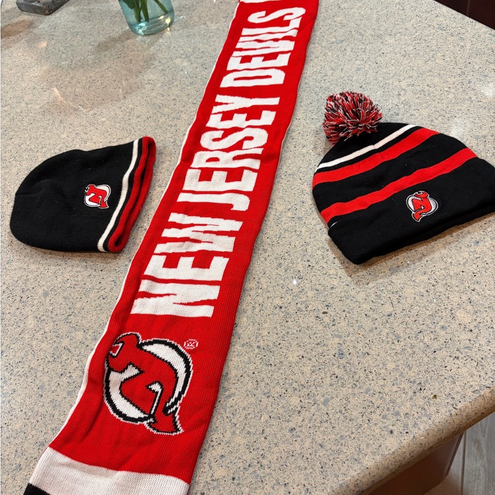 New Jersey Devils Red and Black Scarf and Beanie Set